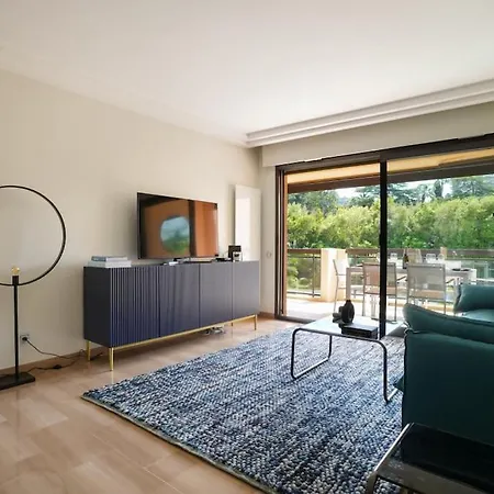Diamant Bleu Et Piscine Apartament